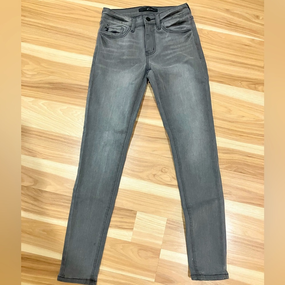 KanCan grey skinny jeans